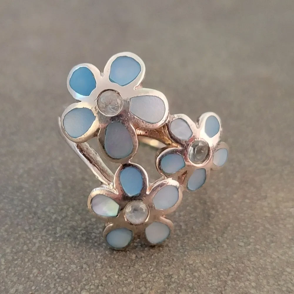 Château d'Argent Sterling Blue  Three Flower Mother of Pearl Sterling Ring